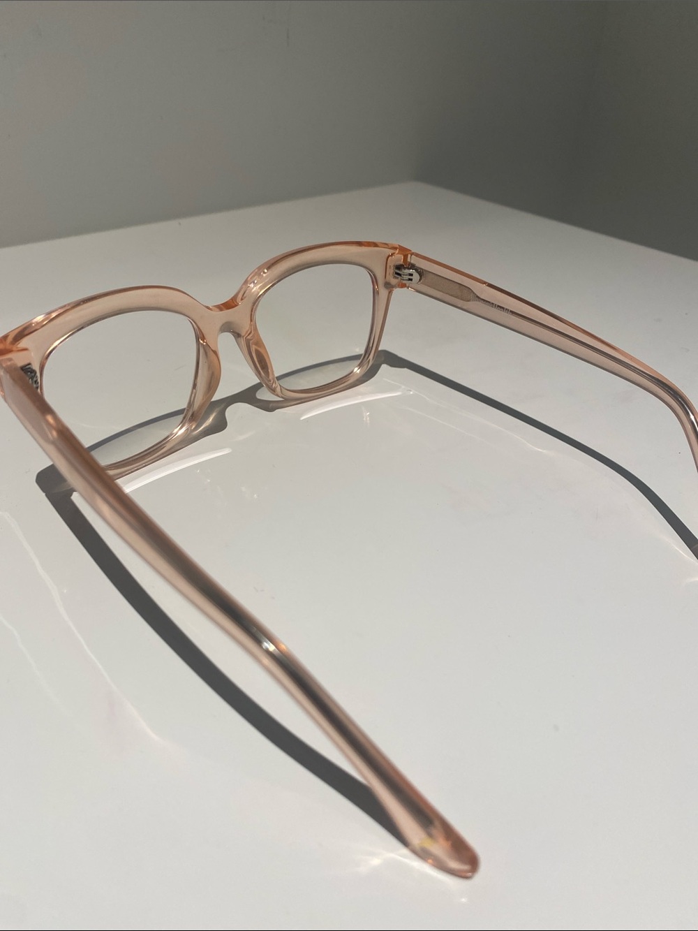 Women’s Health Powered By Diff Eyewear Blue Light Glasses Translucent Peach - Picture 4 of 11